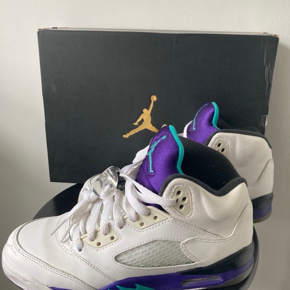 Nike Air Jordan Retro Grape 5 sneakers 5.5Y - Picture 2 of 7